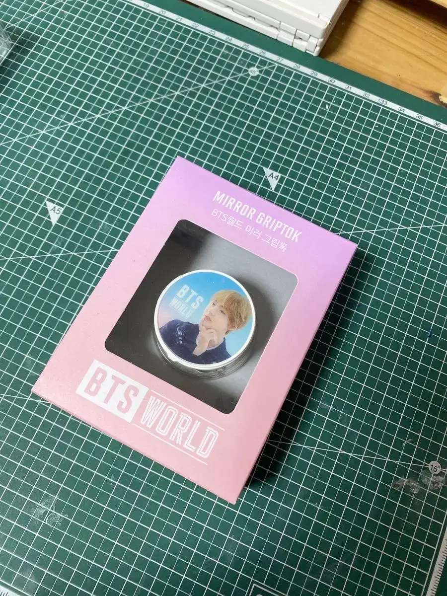 BTS world 김태형 뷔 미러그립톡 판매합니다